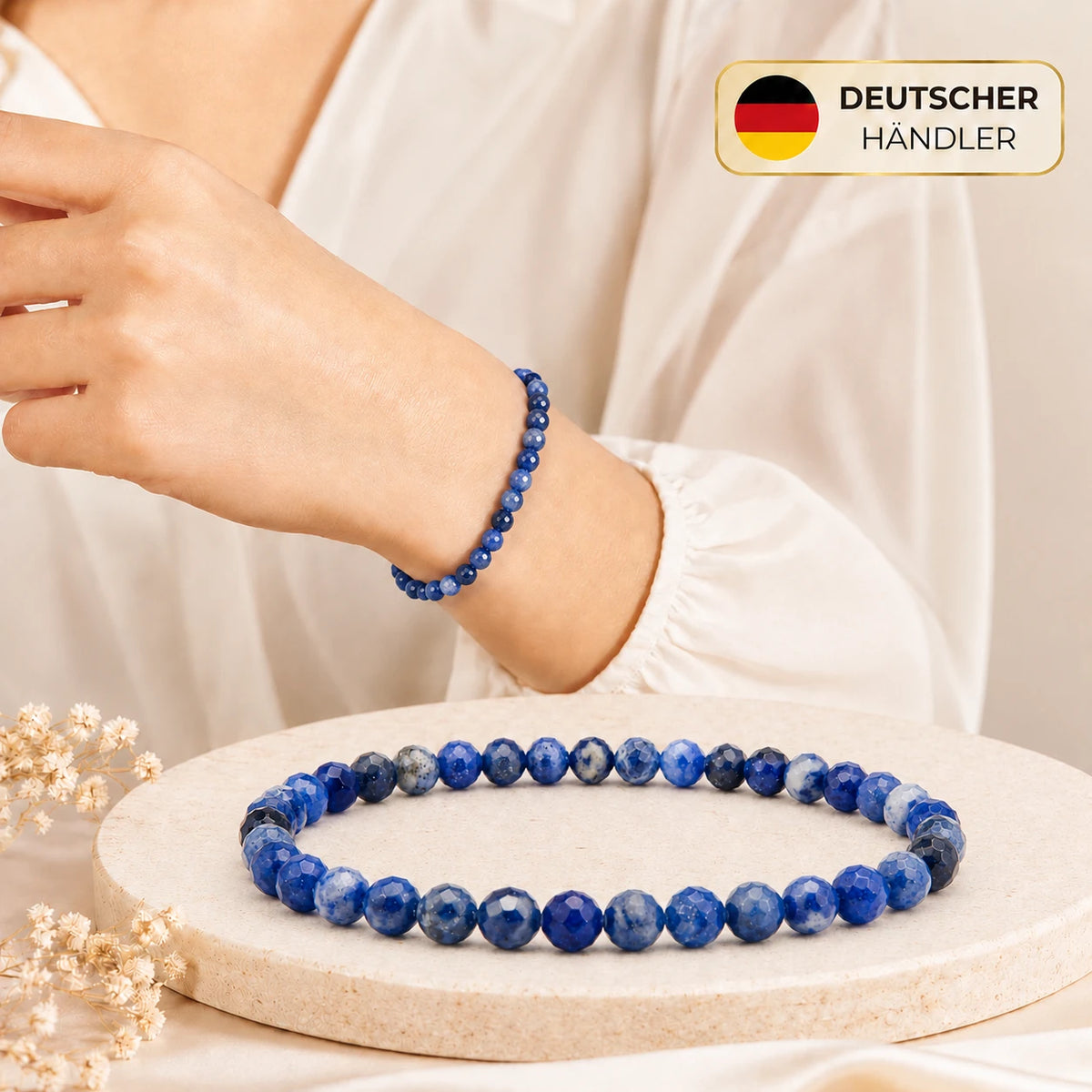Sodalith Armband facettiert – Tragebild und Detailansicht