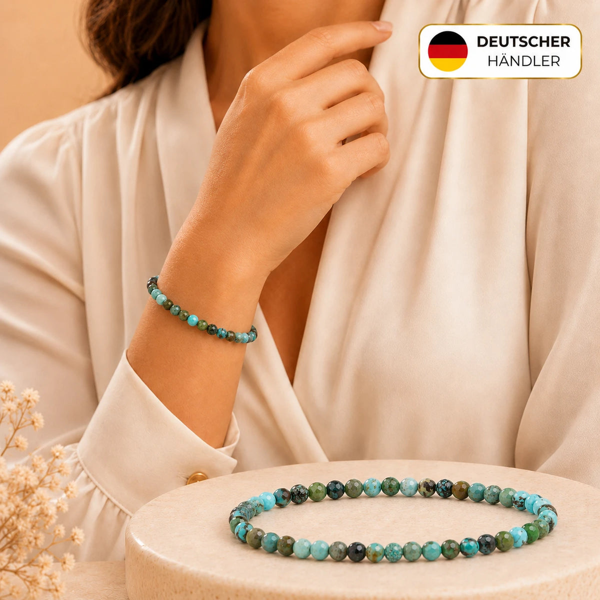 Afrikanischer Türkis Armband facettiert – Tragebild und Detailansicht