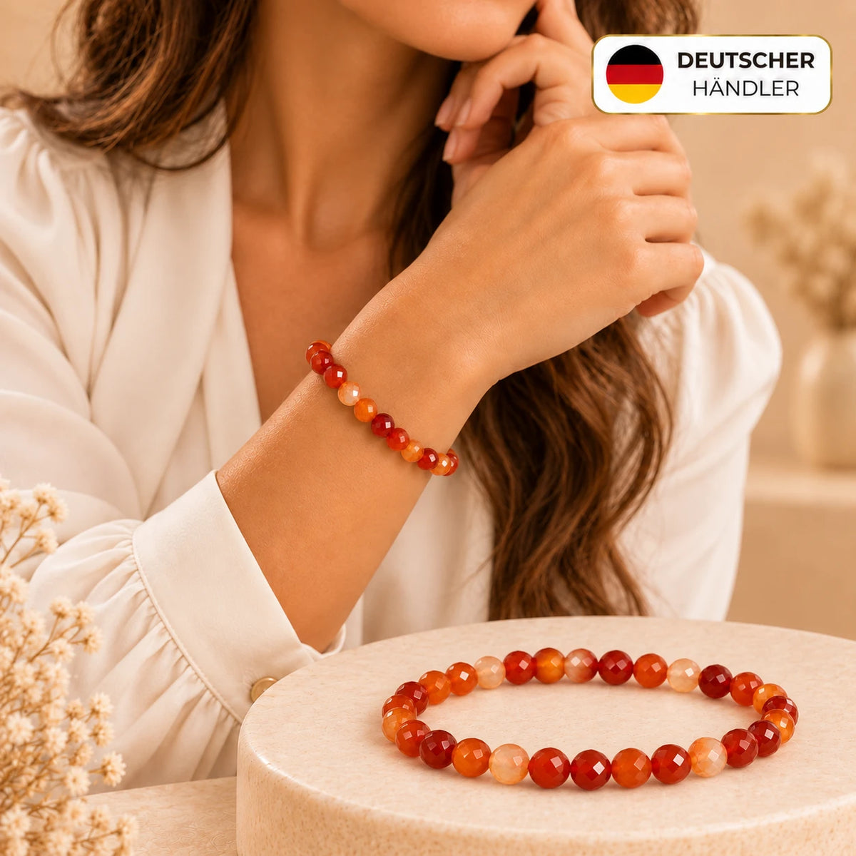 Karneol Armband facettiert, 6 mm – Tragebild und Detailansicht